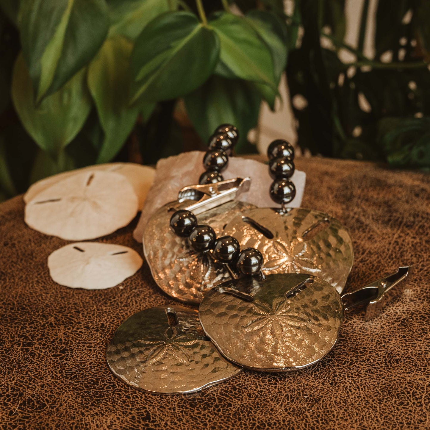 Pansy Shell Tablecloth Weights (Set of 4)